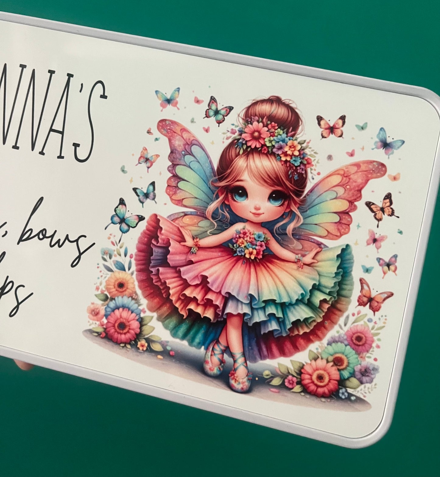 Bobbles, bows and clips tin