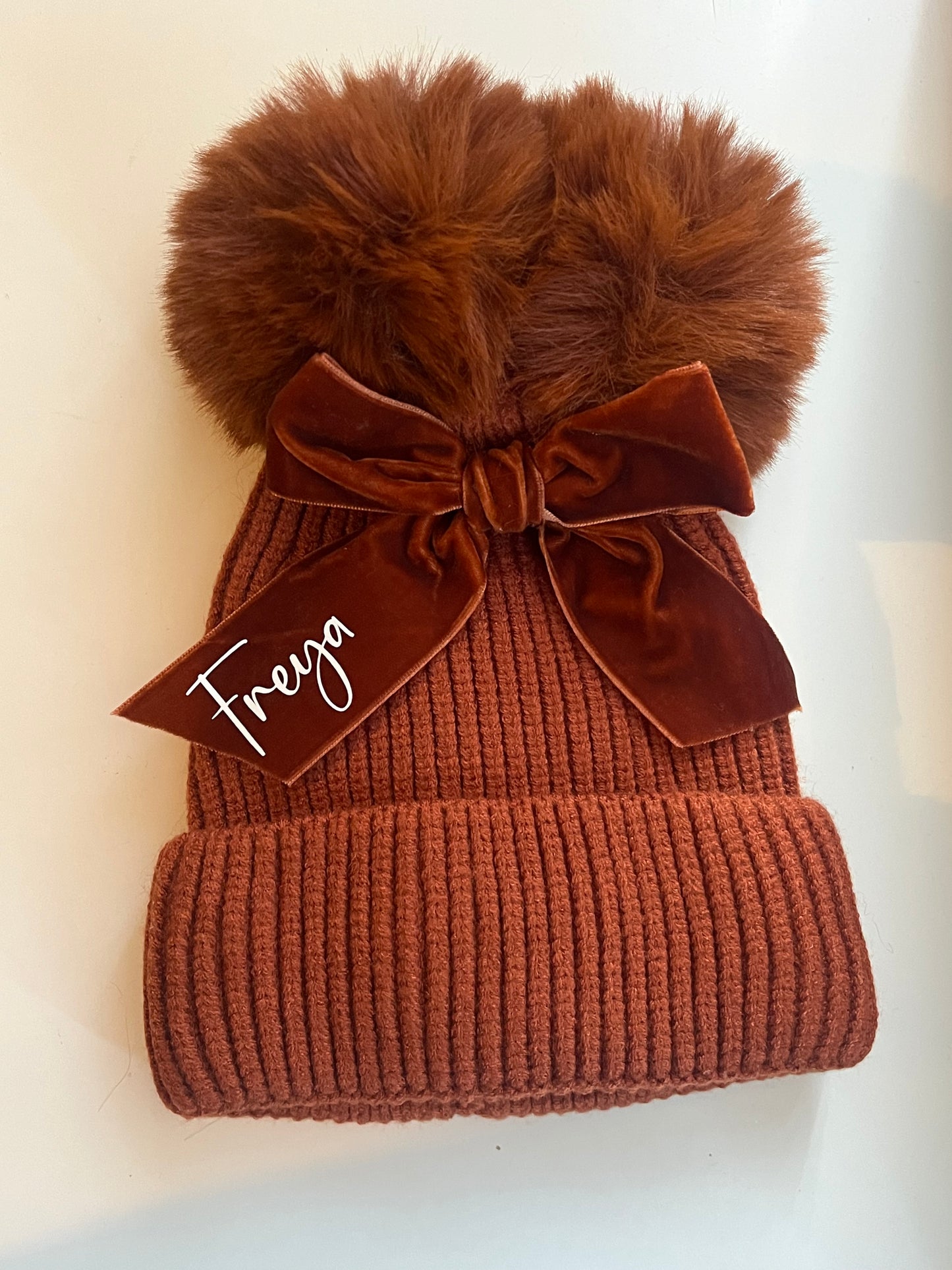 Pom Pom winter hat ⭐️ read description ⭐️