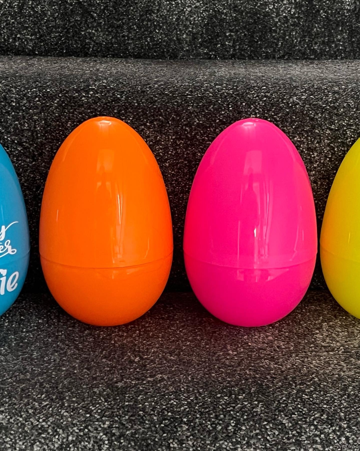 Fillable easter egg