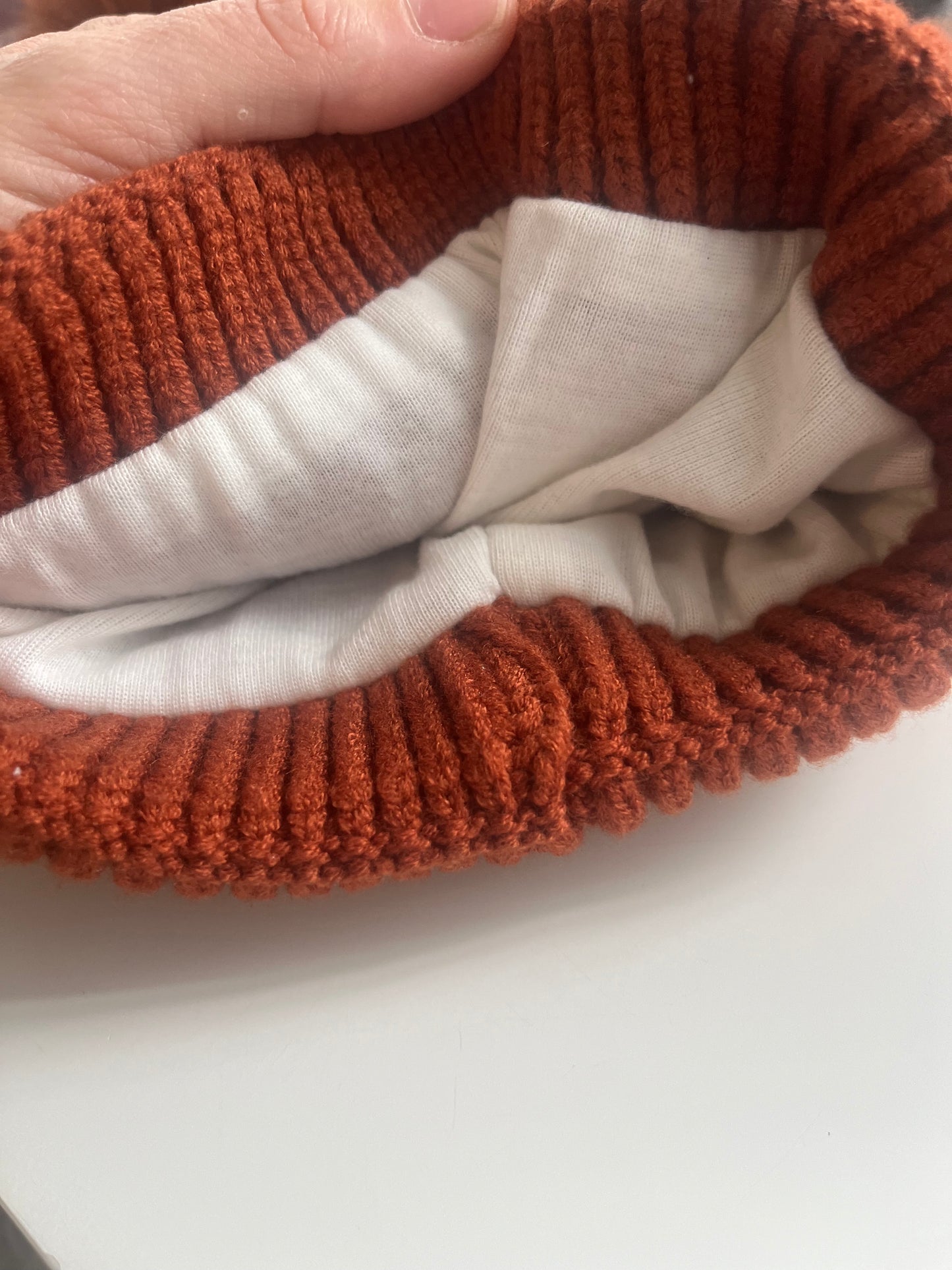 Pom Pom winter hat ⭐️ read description ⭐️