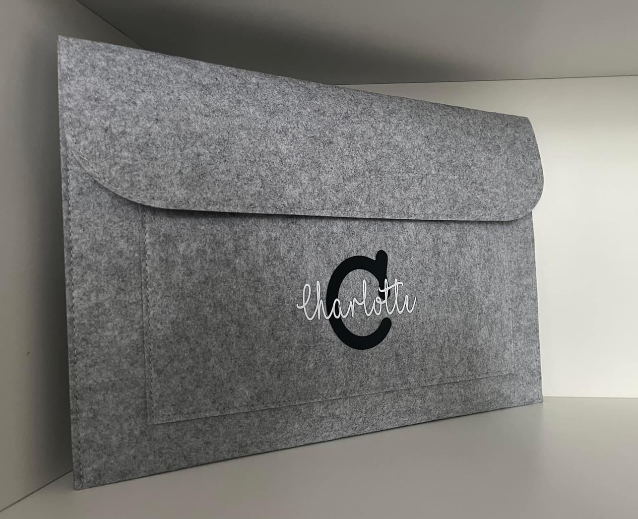 Laptop sleeve